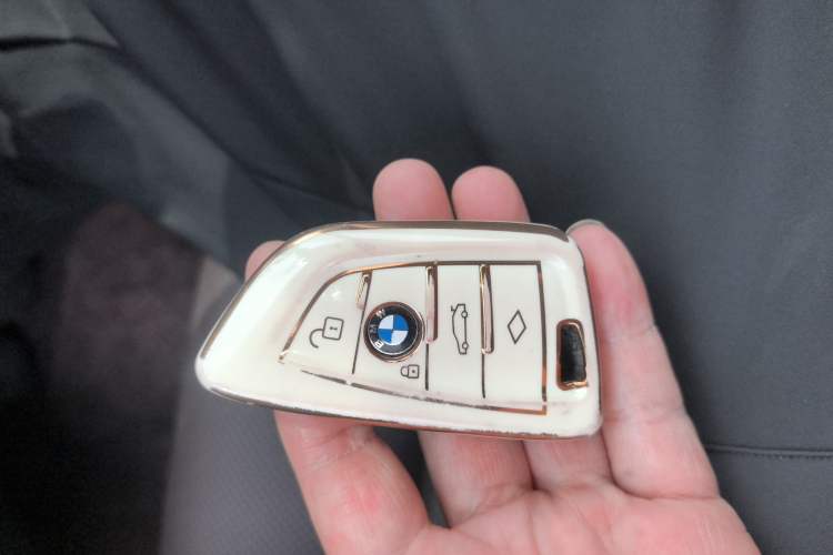 Used BMW 5 Series 2022 Restyled 525Li M Sport Package Vehicle Key