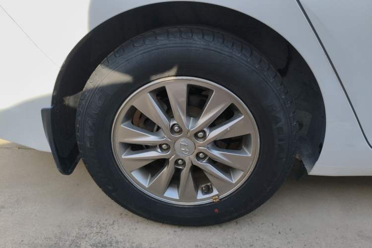 Used Hyundai Celesta 2018 1.6L Automatic GL Enjoyment Edition China VI compliant Right Rear Wheel Hub