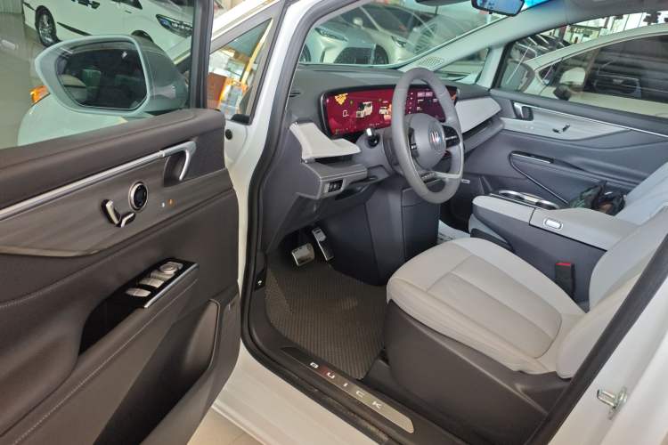 Used Buick GL8 2025 Lu Zun Deluxe Edition Driver Seat