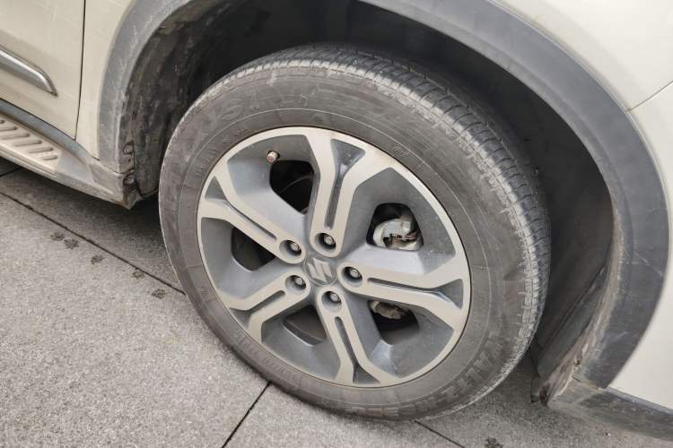 Used Suzuki Vitara 2016 1.4T Automatic Two-Wheel Drive Luxury Version Right Front Wheel Hub