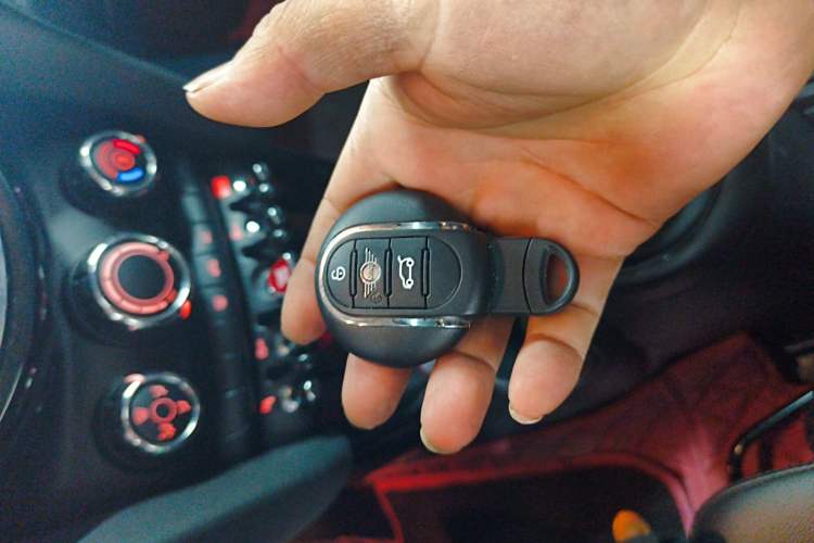 Used MINI 2021 1.5T COOPER Classic Edition Five-Door Version
