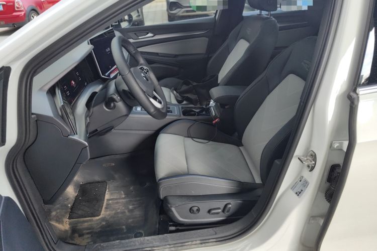 Used Volkswagen Golf 2025 Facelifted II 300TSI R-Line