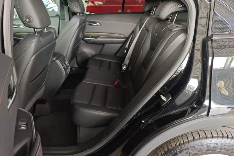 Used Cadillac XT4 2018 28T 4x4 Leading Sport Model
