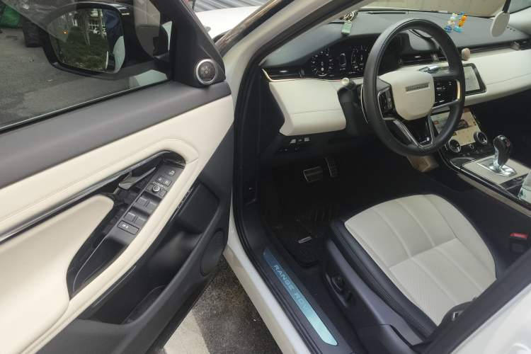 Used Land Rover Range Evoque New Energy 2022 Aurora L P300e Plug-in Hybrid Electric Version
