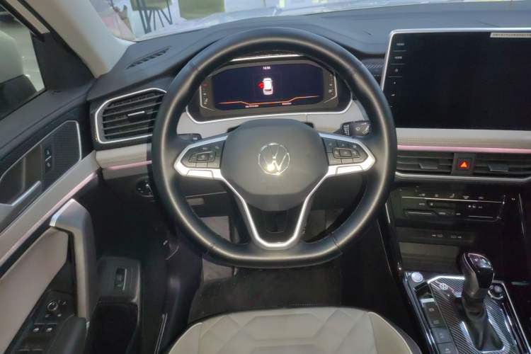 Used Volkswagen Tayron 2023 330TSI Two-Wheel-Drive Luxury Plus Advanced Version Steering Wheel