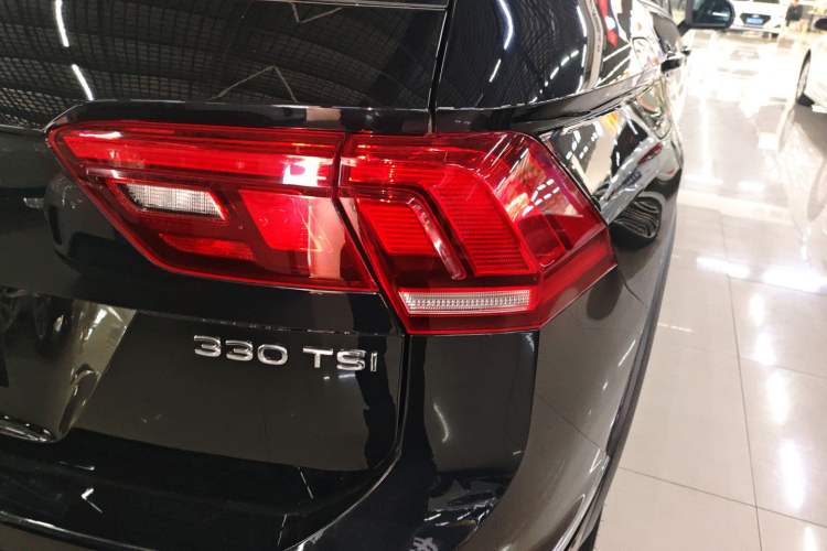 Used Volkswagen Tiguan L 2021 330TSI Automatic Two-Wheel Drive R-Line Enhanced Edition Right Rear Taillight