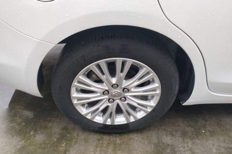 Used Buick GT 2016 15N Automatic Luxury Edition Right Rear Wheel Hub