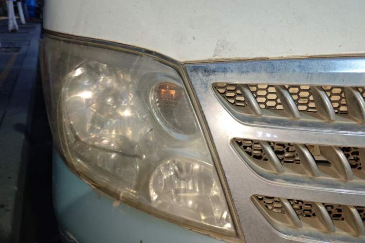 Used Foton Scenic 2012 2.0T Express Classic Long-Wheelbase Version 4D20
