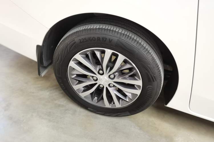 Used Buick GL8 2022 ES Landtrek 653T Comfort Edition