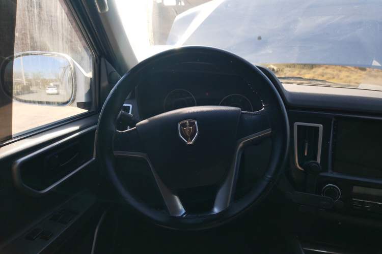 Used Jinbei Hiace King 2021 2.0L City Transport King Series Express Model Standard Top 6-Seater 1TZS
