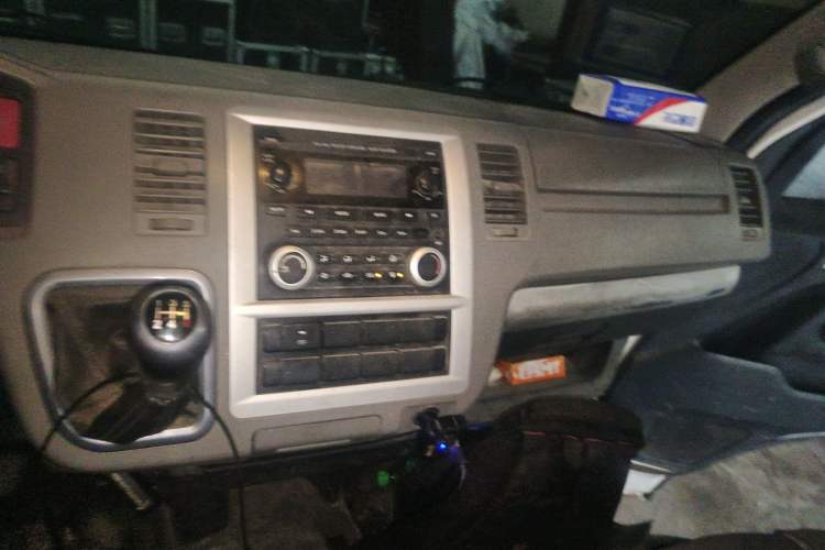 Used Foton Scenic G7 2017 2.0L Long-Wheelbase Commercial Van High Roof 6-Seater 4Q20M