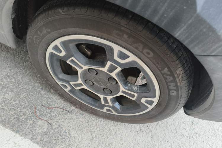 Used Geely Galaxy Panda 2024 200km Panda Rider Right Front Wheel Hub