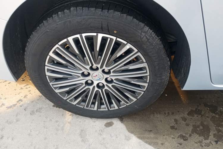 Used Buick GL8 New Energy 2024 Lu Zun Luxury Edition 7-Seater