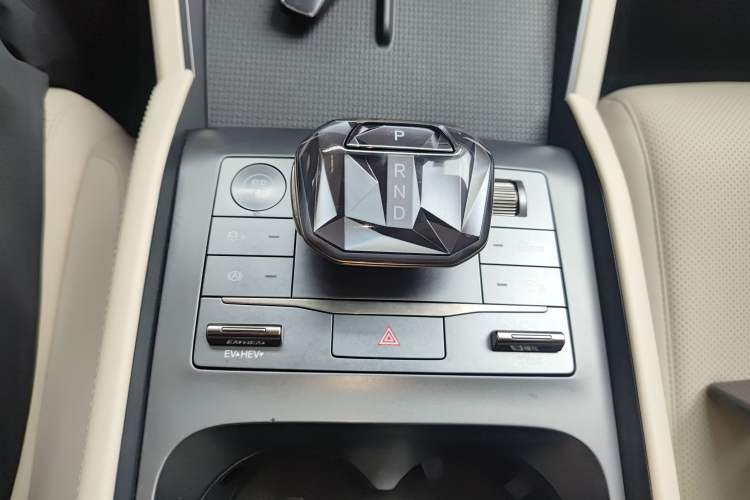 Used BYD Qin L 2024 DM-i 80KM Leading Model
