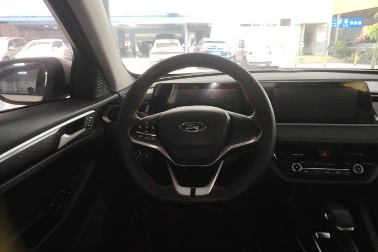 Used Ford Escort 2021 1.5L Automatic Platinum Edition Steering Wheel
