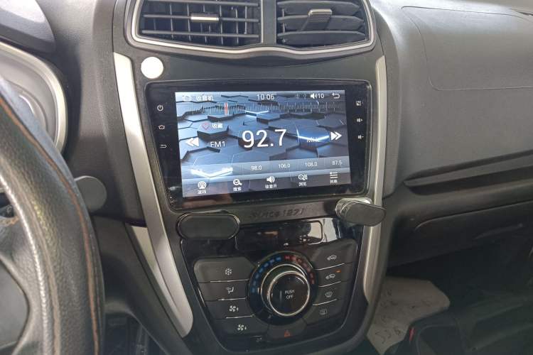 Used SWM X3 2022 1.5L Manual Comfort Edition
