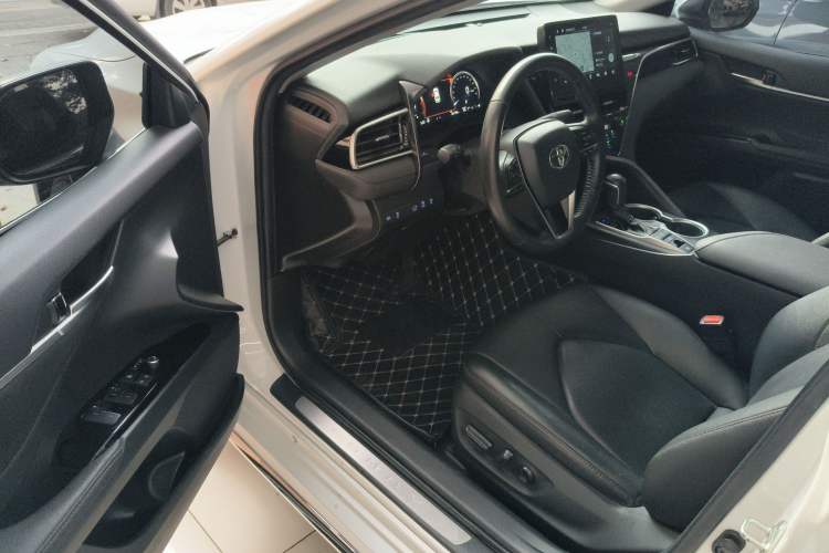 Used Toyota Camry 2023 2.5G Luxury Edition Driver Seat