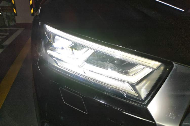 Used Audi Q5L 2020 Updated 40 TFSI Prestige Fashion Edition Right Front Headlight
