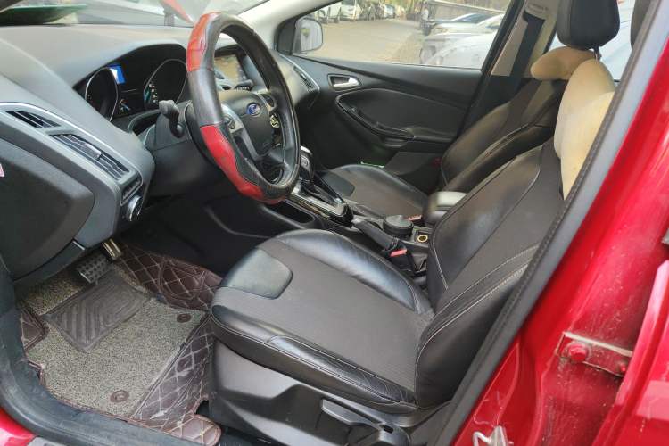 Used Ford Focus 2012 Hatchback 1.6L Automatic Fashion Edition