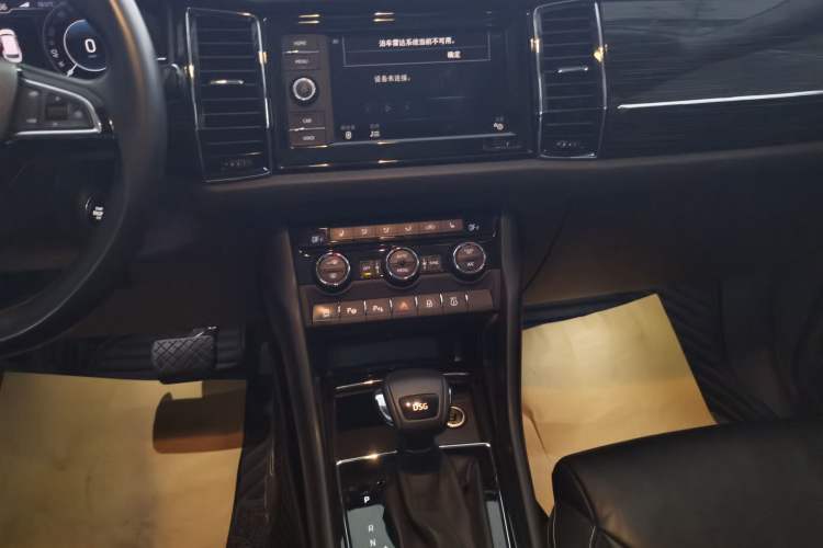 Used Skoda Kodiaq 2019 Facelifted TSI330 5-Seater Two-Wheel-Drive Luxury Enjoyment Edition China VI Standard Audio And AC Panel