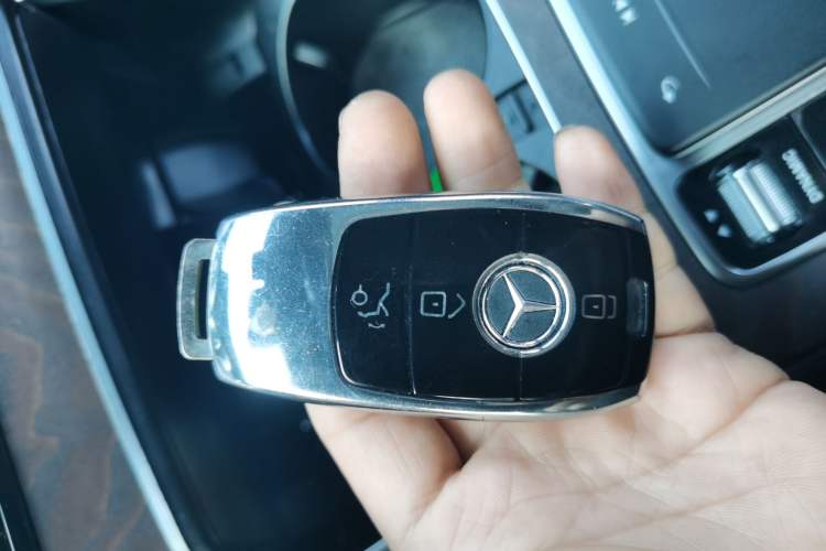 Used Mercedes-Benz GLC 2021 GLC 260 L 4MATIC Luxury Model Vehicle Key