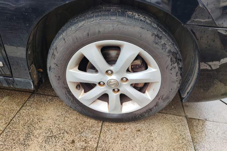 Used Nissan Sylphy 2012 Classic 1.6 XL Automatic Luxury Edition Right Front Wheel Hub