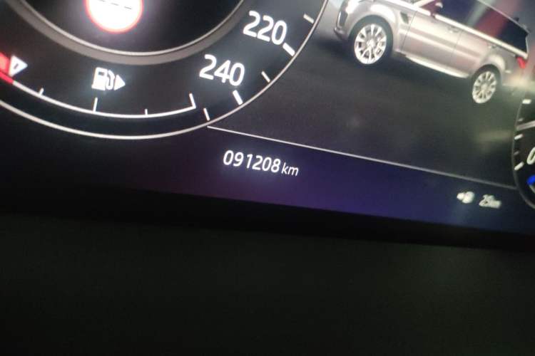 Used Land Rover Range Sport 2021 3.0 L6 YAO Black Edition Odometer Close Up