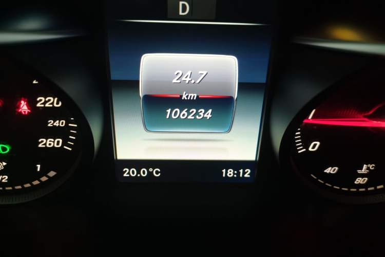 Used Mercedes-Benz GLC 2017 GLC 260 4MATIC Luxury Model
