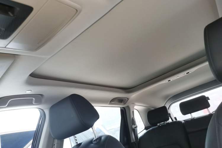 Used Honda Breeze 2023 240TURBO Two-Wheel-Drive Luxury PRO 7-Seater Headliner