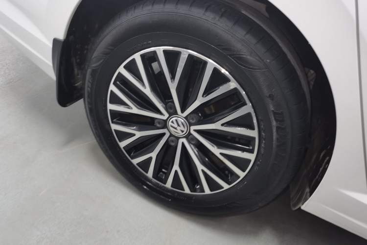 Used Volkswagen Sagitar 2019 280TSI DSG Comfort Version China VI Standard Right Rear Wheel Hub