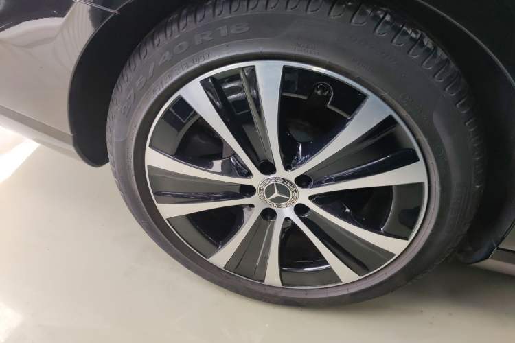 Used Mercedes-Benz E-Class New Energy 2022 Restyled E 350 e L Plug-in Hybrid Sports Sedan Exterior 5