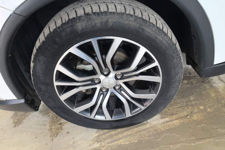 Used Mitsubishi Outlander 2018 2.0L Two-Wheel Drive Glory Edition 5 Seats