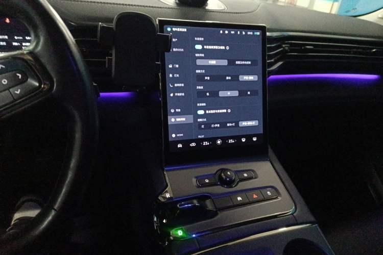 Used Nio ES6 2020 430 km Signature Edition Audio And AC Panel