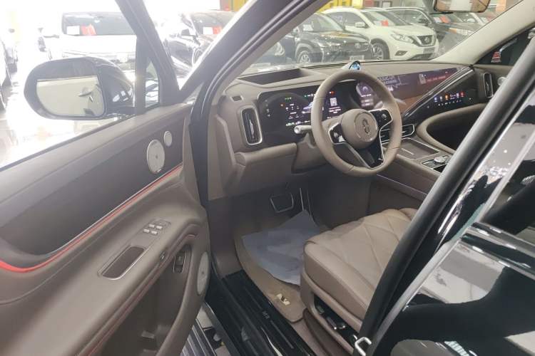 Used Hima AITO M9 2025 Extended-Range Ultra Version 52 kWh 6-Seater Driver Seat