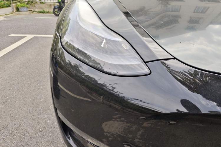 Used Tesla Model Y 2023 Long-Range All-Wheel-Drive Version Right Front Headlight