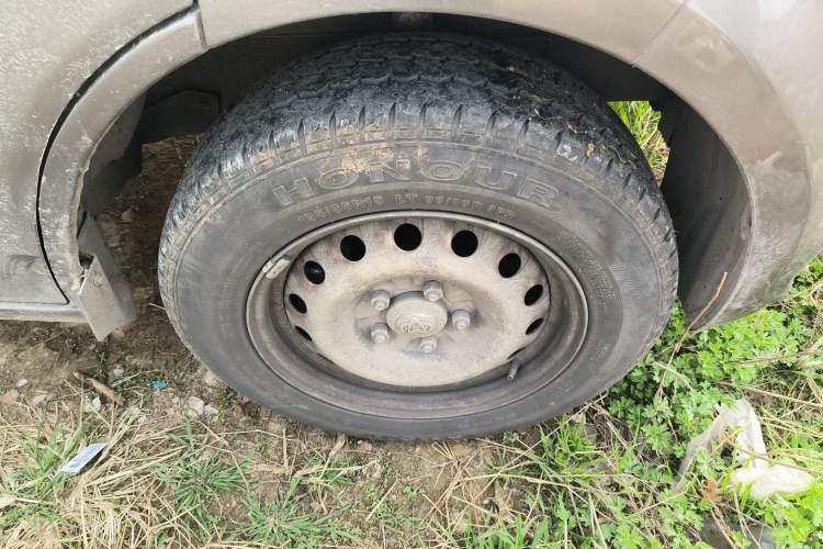 Used CHANGAN KUAYUE Xing V5 EV 2021 Luxury Edition 2-Seat Van with Lingdian System Right Front Wheel Hub