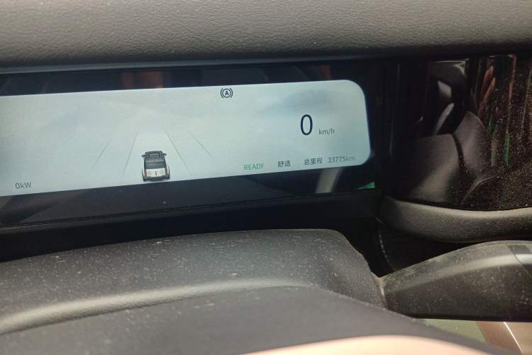 Used iCAR 03 2024 472km Four-Wheel Drive Long-Range Version Odometer Close Up