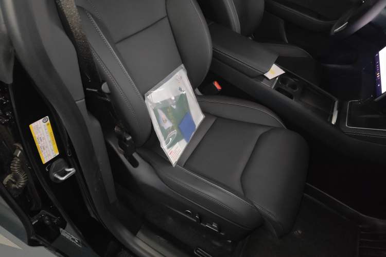 Used Tesla Model Y L 2025 Model Long-Range All-Wheel-Drive Version