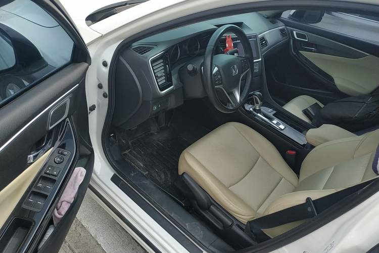 Used Honda Spirior 2015 2.0L Luxury Edition Left Front Seat