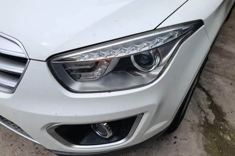 Used Bestune X80 2015 1.8T Automatic Luxury Model Left Front Headlight