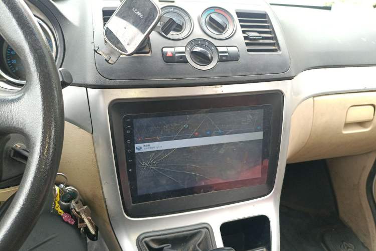 Used CHANGAN KAICHENG Ruixing M90 2018 2.0L Value-Added CNG Flat-Roof Hatchback with 6 Seats Model 4G94S Audio And AC Panel