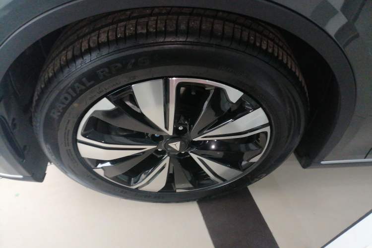 Used Deepal SL03 2025 Revised Version Range-Extended Elite Edition Left Front Wheel Hub