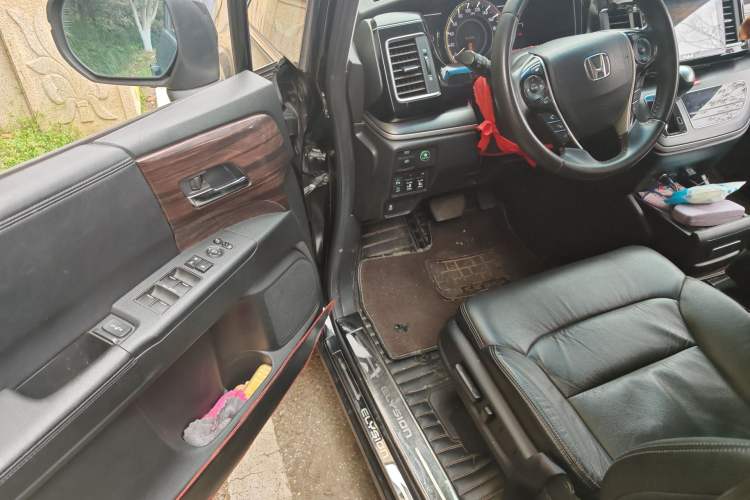 Used Honda Elysion 2016 2.4L Luxury Edition
