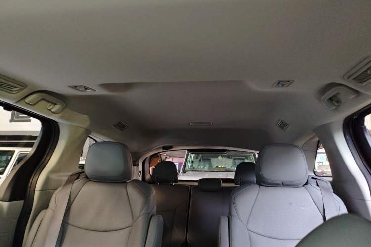 Used Toyota Sienna 2021 2.5L Hybrid Luxury Edition