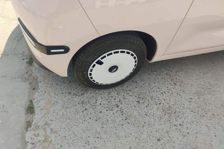 Used Chery QQ Ice Cream 2024 120km Milkshake Left Front Wheel Hub