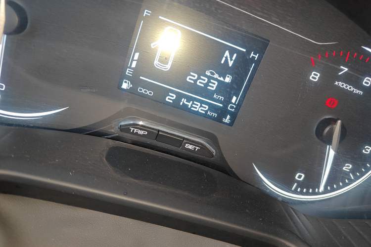 Used Wuling Jiachen 2022 1.5L Manual Enjoyment Elite Model
