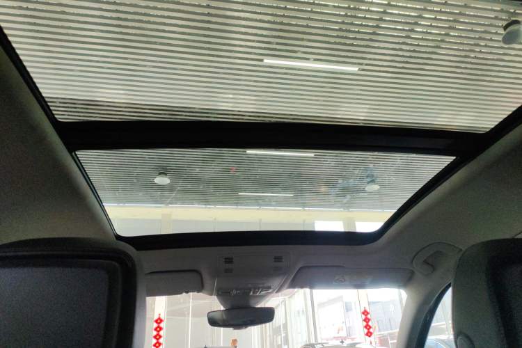 Used Volkswagen Magotan 2024 2 Million Units Zhongxiang Version 330TSI DSG Luxury Edition Headliner