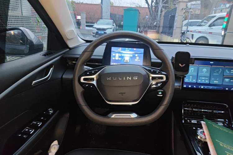 Used Wuling Xingguang 2024 Co-Creation Edition 410 Standard Model
