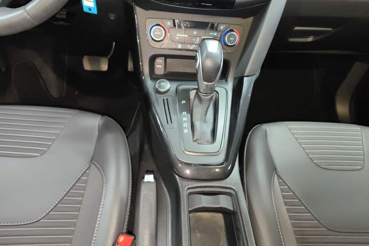 Used Ford Focus 2017 Hatchback 1.6L Automatic Fashion Edition Smart Drive Version
