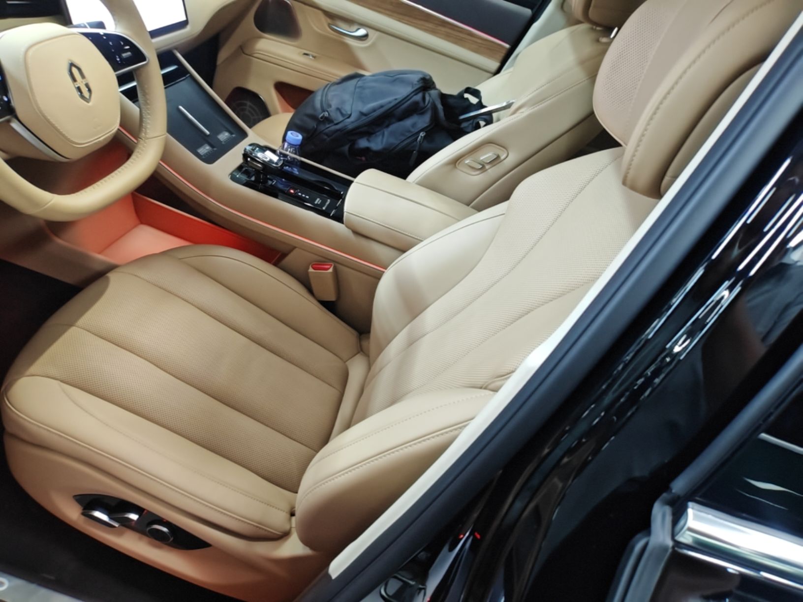 Vordere Reihe im Auto